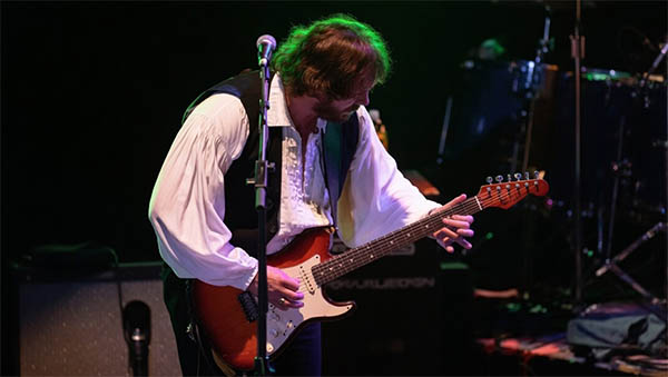 Kenny Lee Lewis Solo Fly Like an Eagle 2006